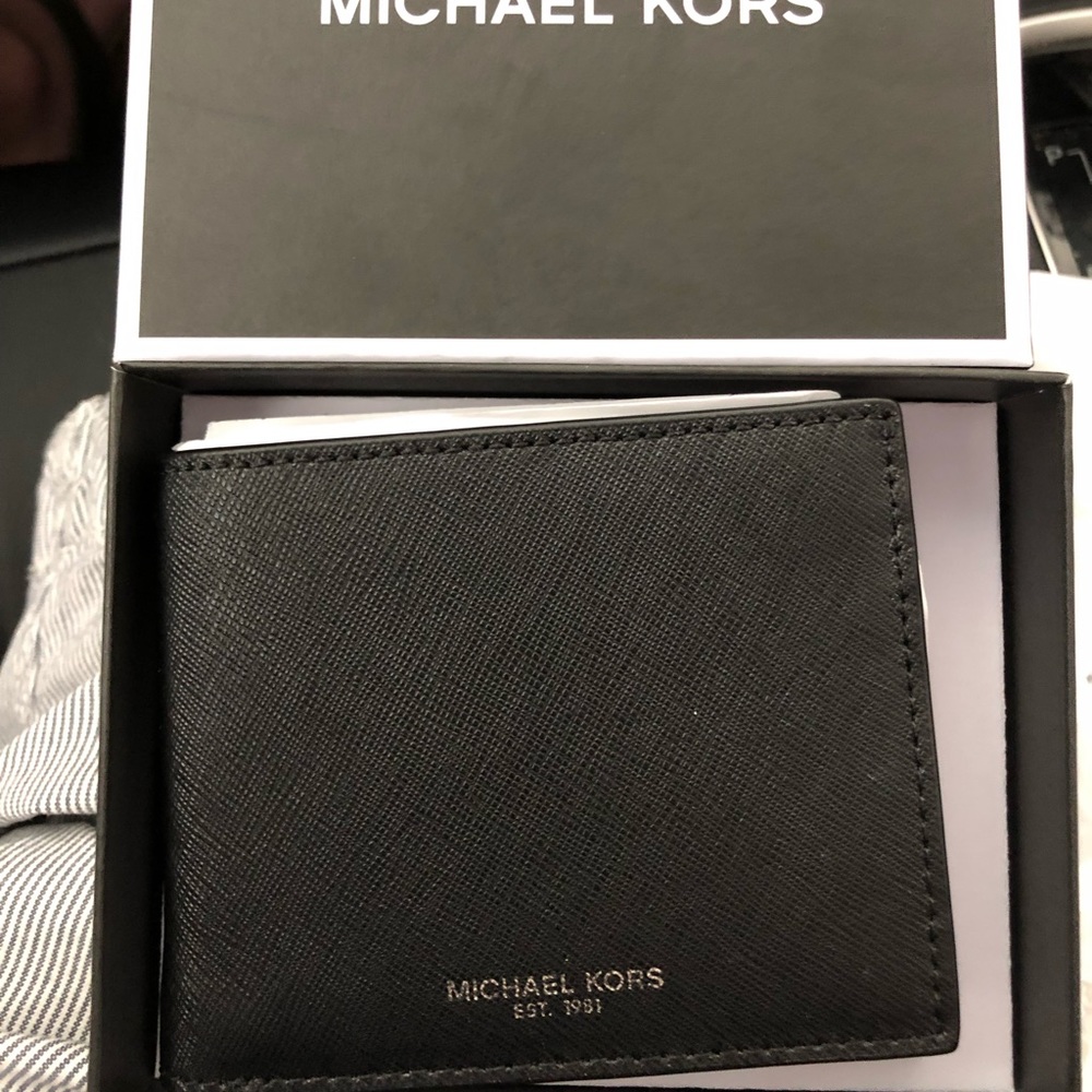 brand new michael kors andy wallet.